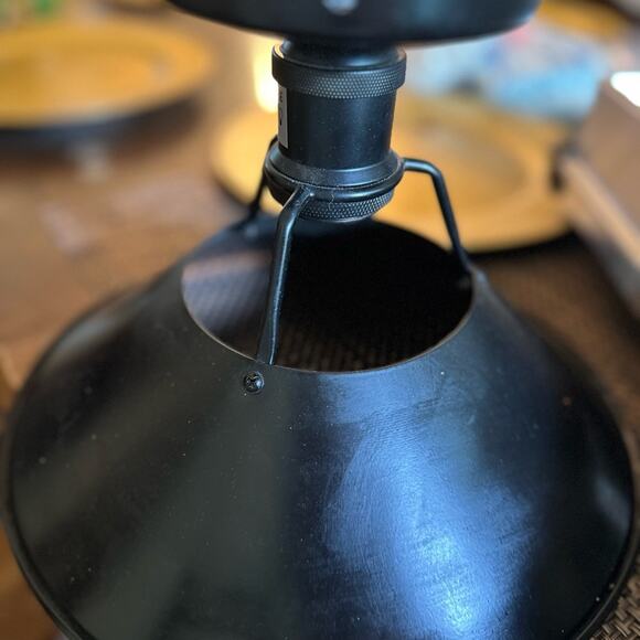 💡 Sleek Black Ceiling Light Fixture – Modern & Unused 💡 - Picture 6 of 6